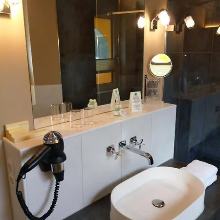 Themenhotel 50's فندق 4*